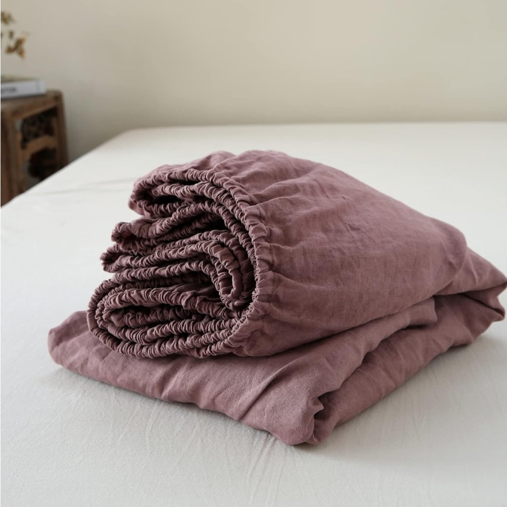 Mauve Fitted stonewashed Linen sheet Bedding